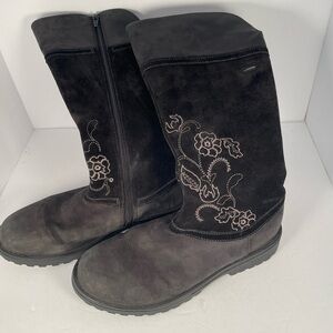 Clark’s size 5 zip up boots leather and Gore-Tex